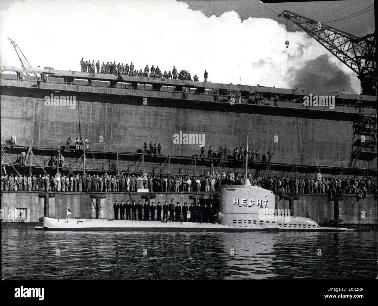 Ottobre 10, 1957 - seconda sotto-marine per la marina militare tedesca.: la Marina Militare tedesca ha ricevuto il Ott 1, 1957 il secondo sub-marine ''Hecht'' Foto Stock