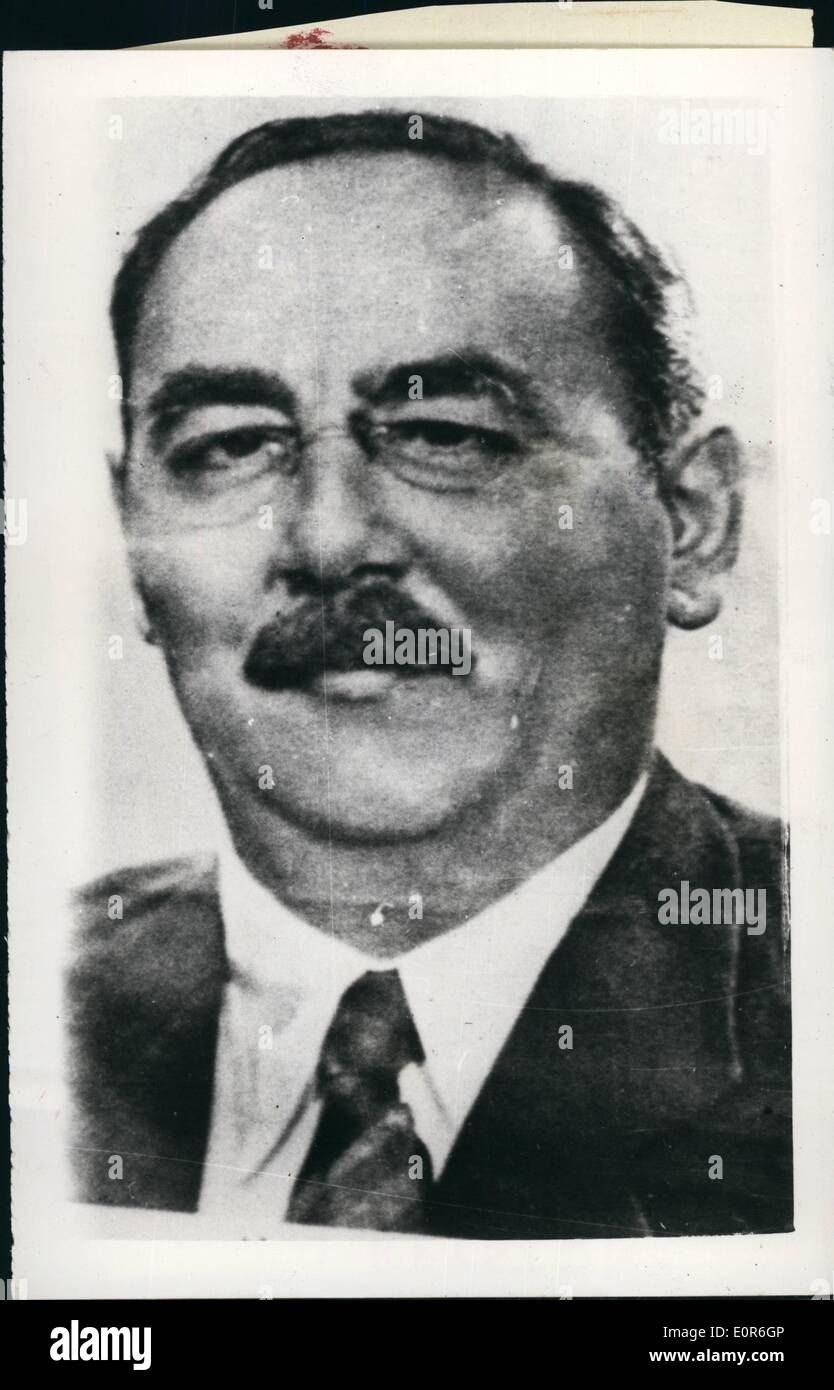 Giugno 06, 1958 - (ammissibili) Primo Ministro eseguito per la sua Parigi in ha 1956 una rivolta comunista.: è stato ufficialmente annunciato oggi che (ammissibili) Primo ministro destituito quando il 1952 (ammissibili) schiacciato dal sovietico potrebbe - è stato eseguito. Tre dei suoi associati sono stati inoltre eseguiti. Essi sono stati condannati a morte a un segreto trail.Budapest - Navy fine i suoi più stretti collaboratori hanno cercato rifugio nell'Ambasciata Yougoslav.Egli è stato arrestato dopo che egli aveva lasciato l'Ambasciata con safe-condotta assurances- ed è stato preso a Romania. Mostra fotografica di Imre Nagy - che è stato eseguito dai comunisti. Foto Stock