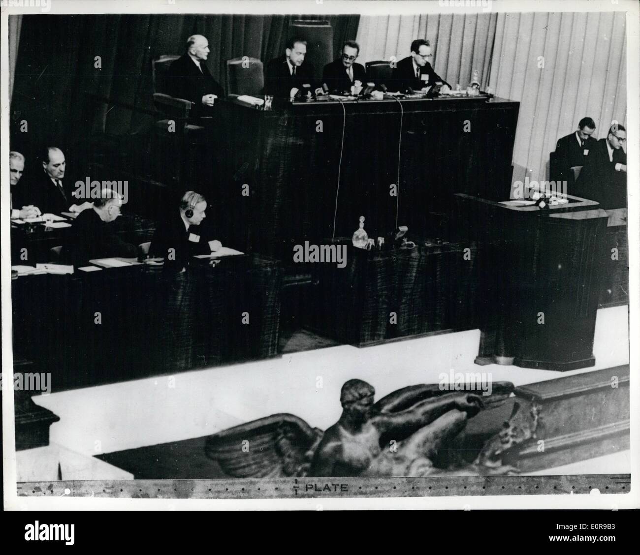 Sett. 02, 1958 - 2-9-58 apertura degli atomi per la conferenza di pace Ã¢â'¬â€oe La Seconda Internazionale delle Nazioni Unite sulla conferenza Foto Stock