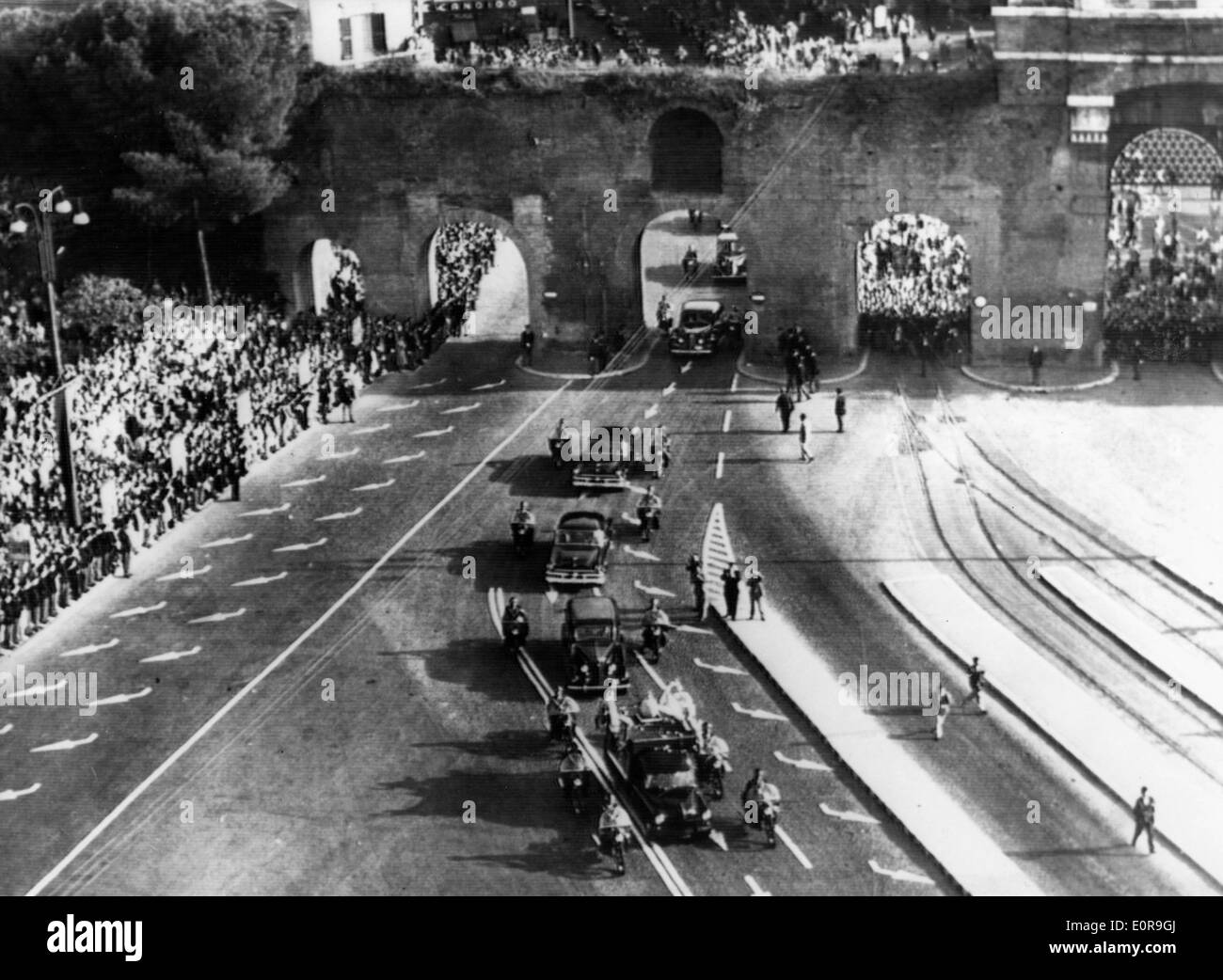 Il corteo funebre di papa Pio XII Foto Stock