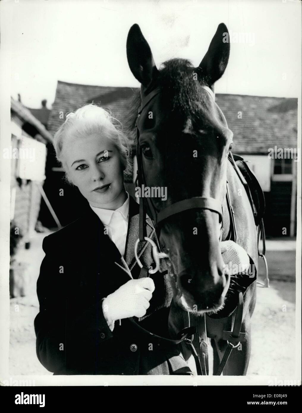 Nov. 11, 1959 - la Duchessa di Bedford cita Night Club bellissimo: Bionda ex-modello Annabelle Lee (21) è stato chiamato dalla duchessa di Foto Stock