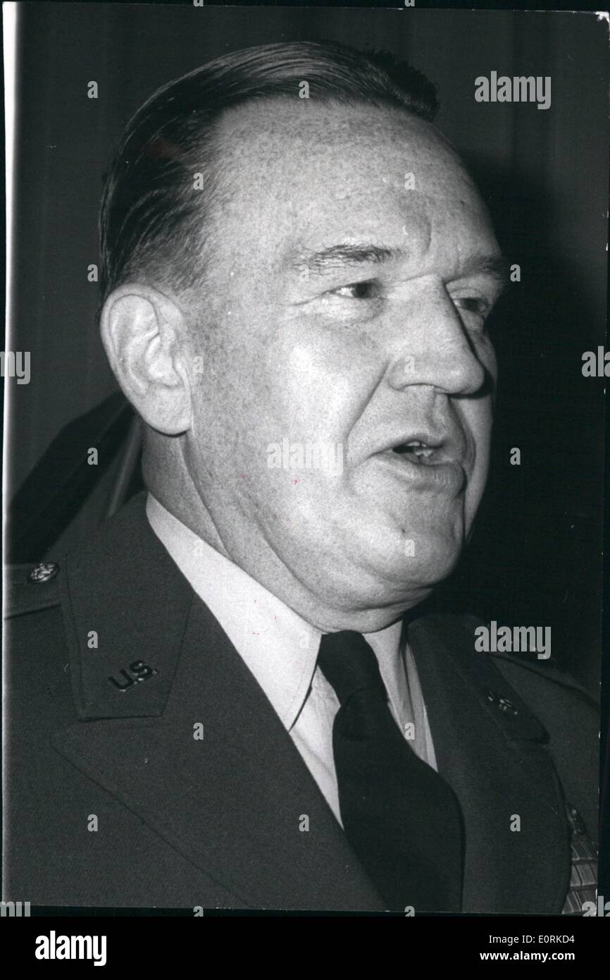 16 dicembre 1959 - il nuovo comandante della città americana di Ber. La foto mostra il nuovo settore US City comm di Berlino, il maggiore generale Ralph Foto Stock