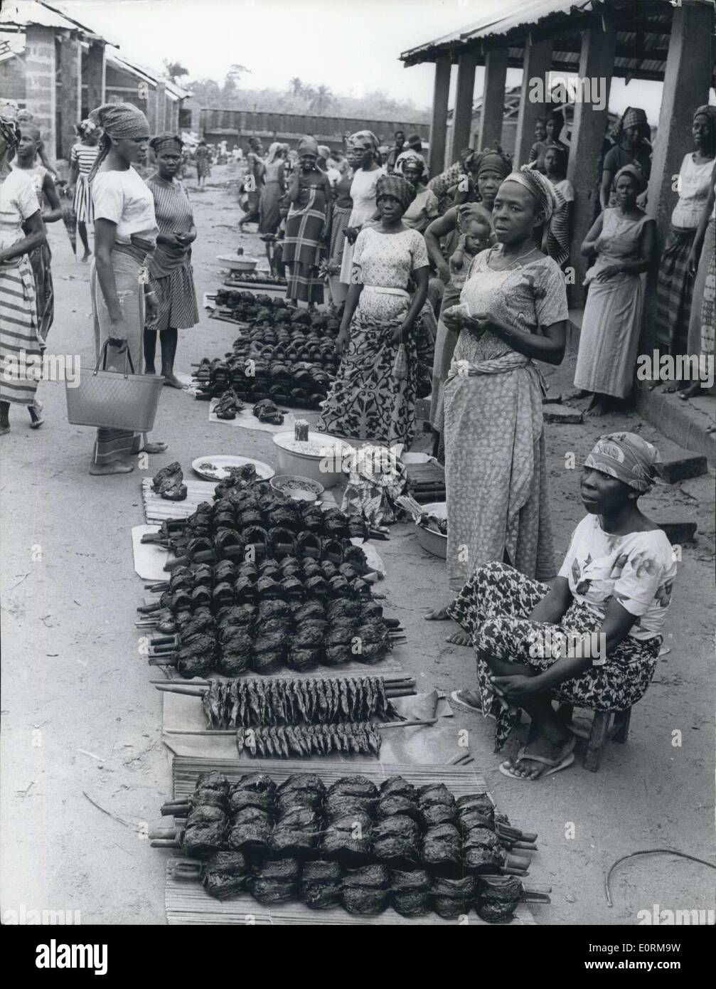 Jan 1, 1960 - Nigeria:ben fornita di mercati in aree vicino alle battaglie. Osui è solo 50 miglia da dilaniata dalla guerra a Ikotpene che Foto Stock