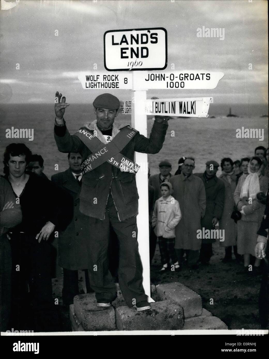 Mar 13, 1960 - 13-3-60 Musgrave vince la grande passeggiata Ã¢â'¬â€oe La maratona di 1.000 a piedi da John oÃ¢â'¬â"¢ Semole di LandÃ¢â'¬â"¢s Foto Stock