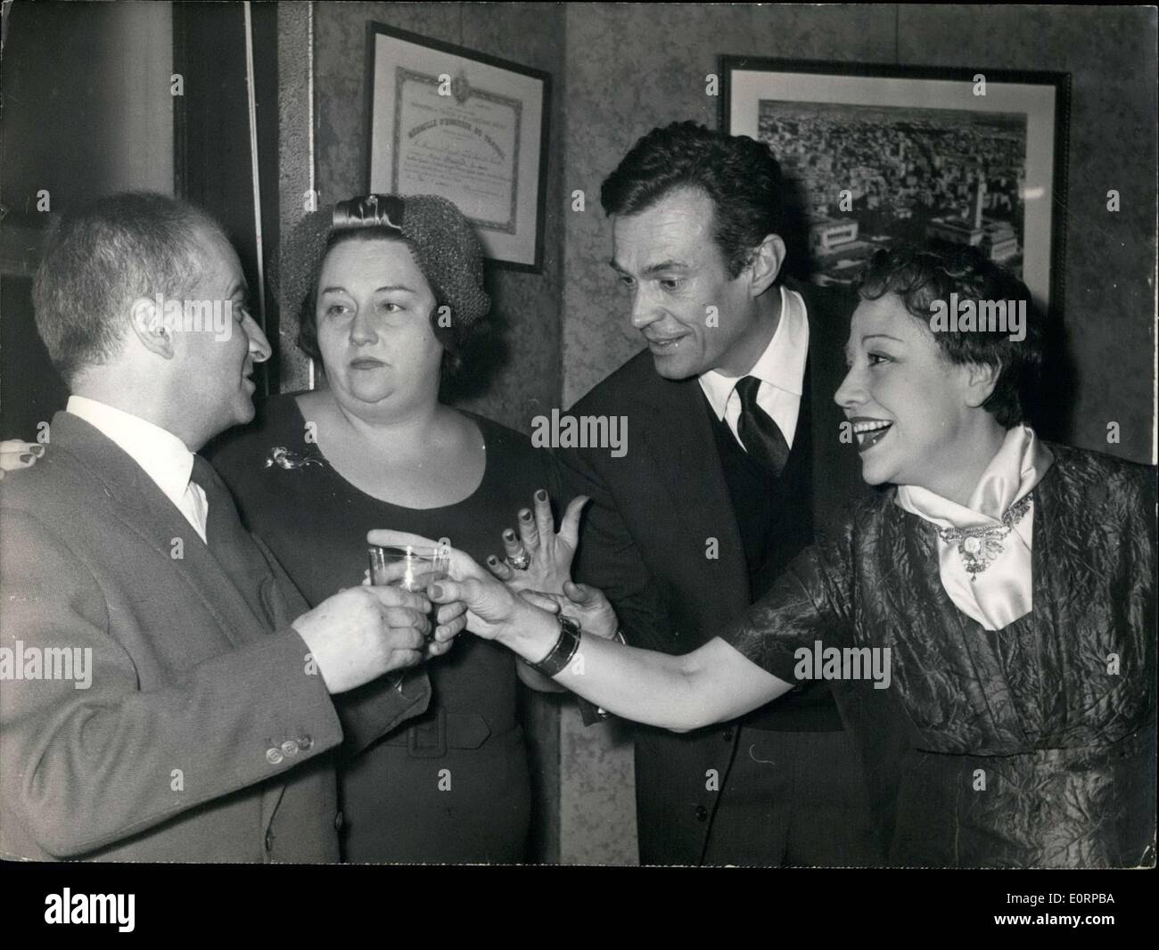 Febbraio 13, 1960 - da sinistra a destra: Louis de Funes, Mathide Casadesus, Pierre Dudan e Mireille Perrey. Foto Stock