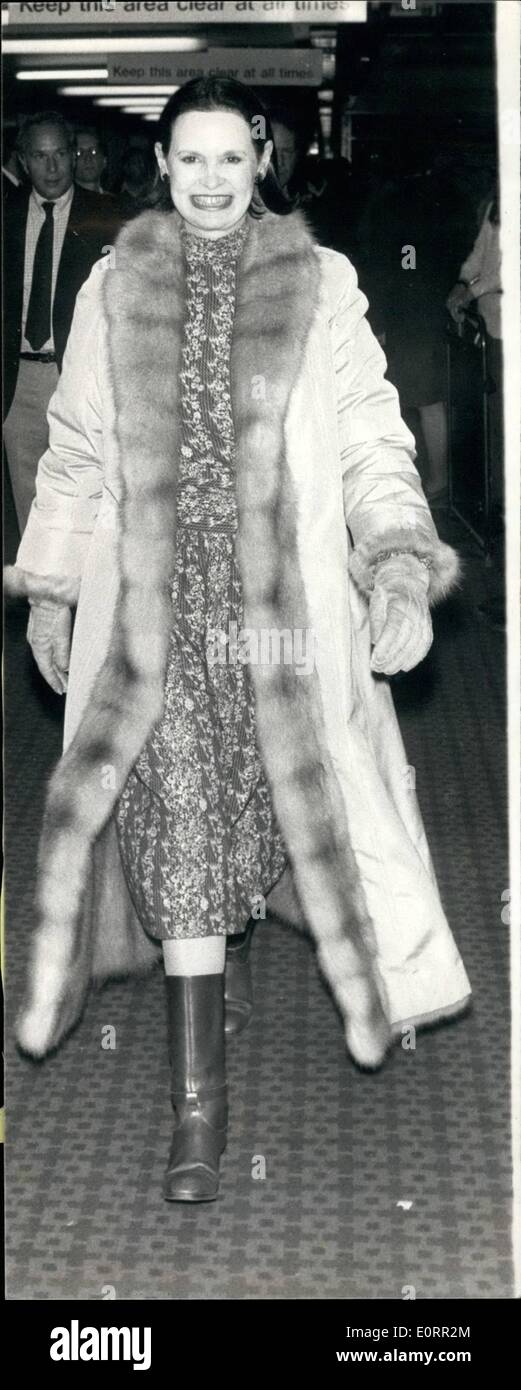 Mar 03, 1960 - Gloria Vanderbilt arriva a Londra. Gloria Vanderbilt, glamour American socialite e celebrity arrivati da Foto Stock