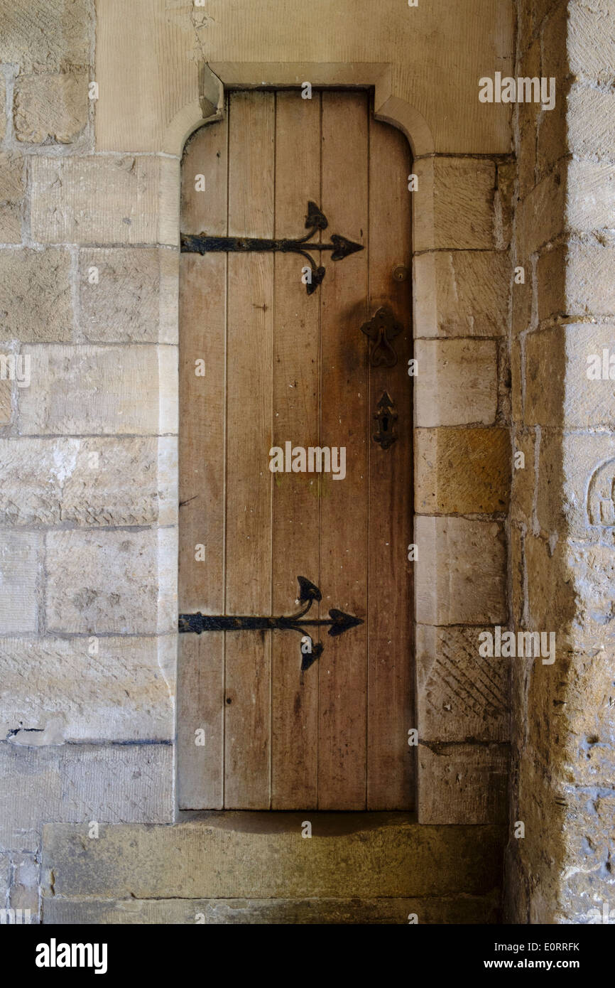 Medievale porta in legno Foto Stock