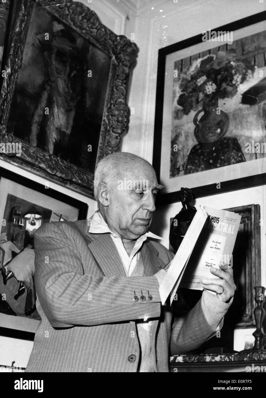 Scrittore René Fauchois la lettura a casa Foto Stock