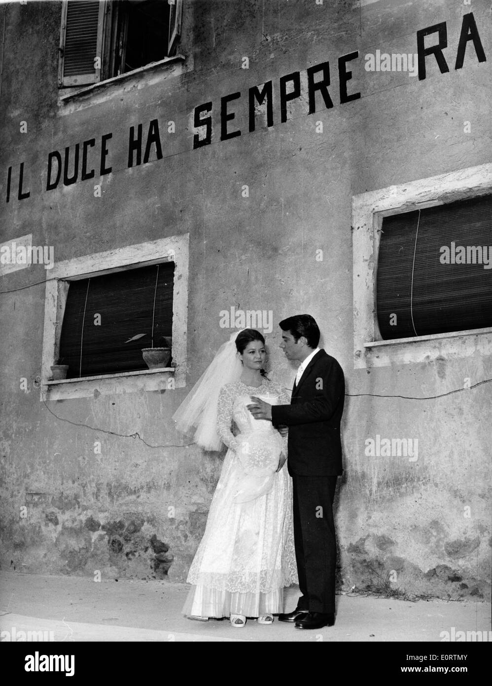Attore Fernandel si sposano in una scena del film Foto Stock