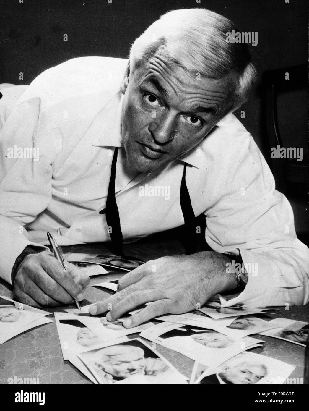 Attore Peter van Eyck segni autoritratti Foto Stock