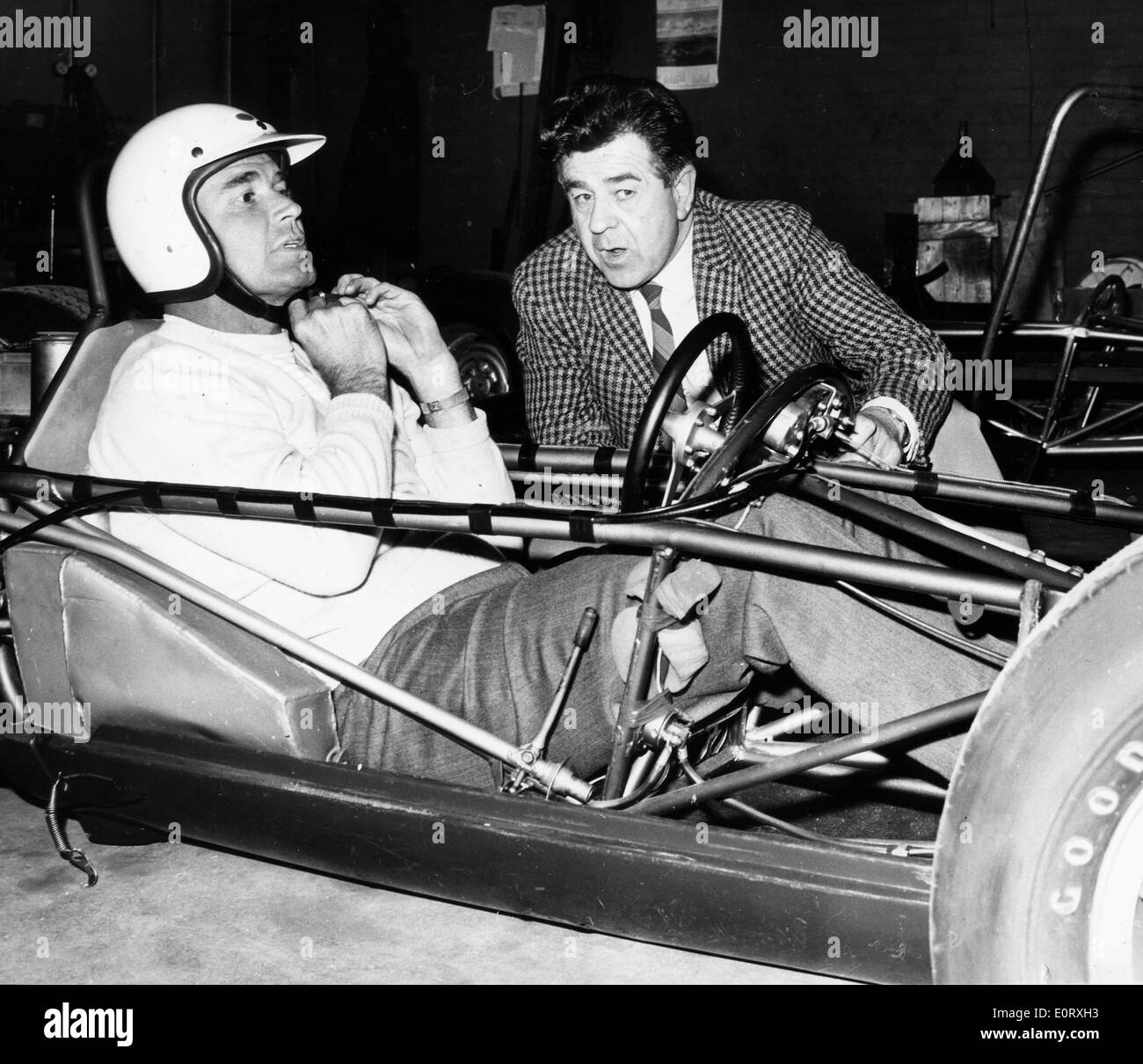 L'attore James Garner in un racecar Foto Stock