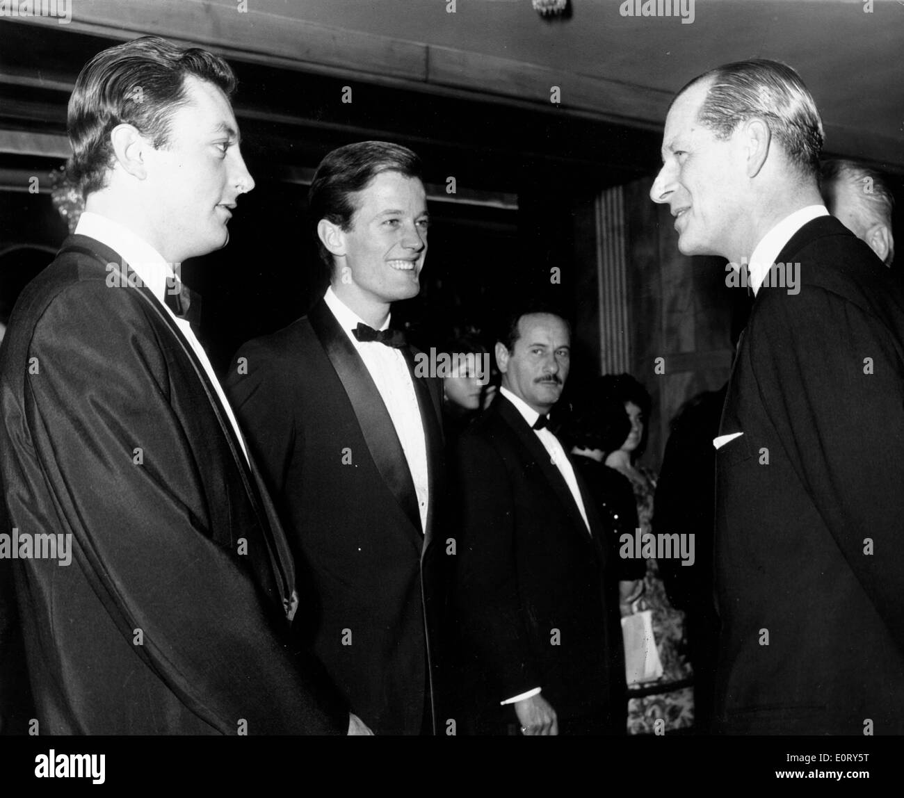 Attore Peter Fonda incontra il Principe Filippo a una festa Foto Stock