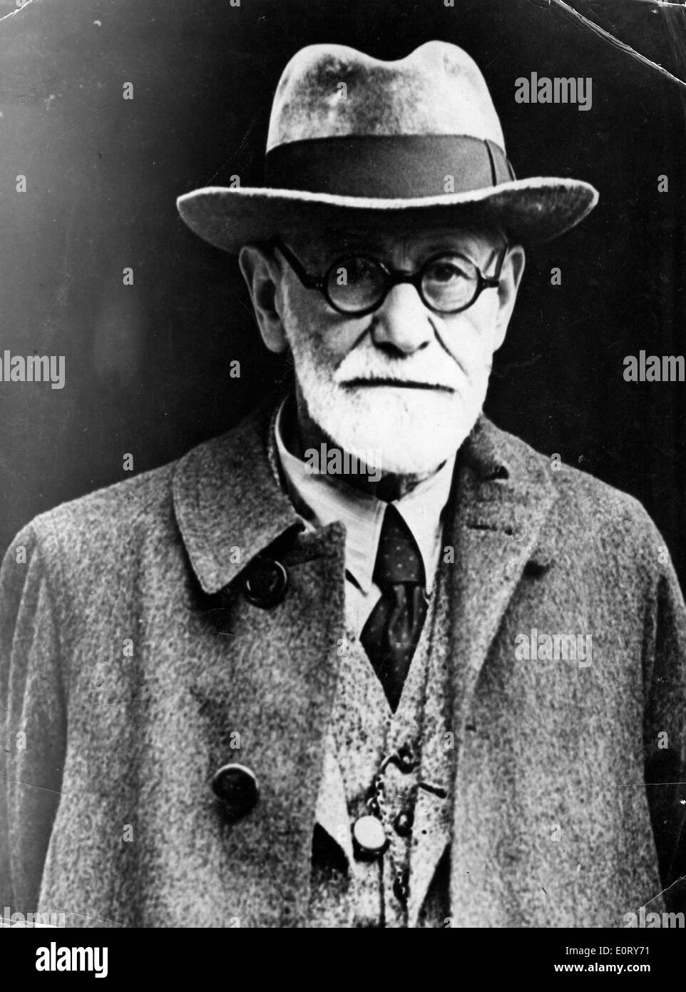 Close-up di Sigmund Freud in un cappotto e cappello Foto Stock