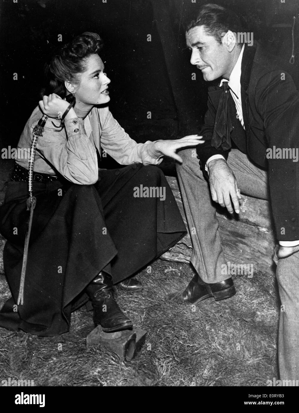Attore Errol Flynn e co-star in film scena Foto Stock