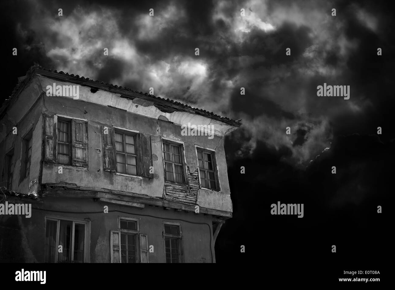 Spooky vecchio decadente casa abbandonati Foto Stock