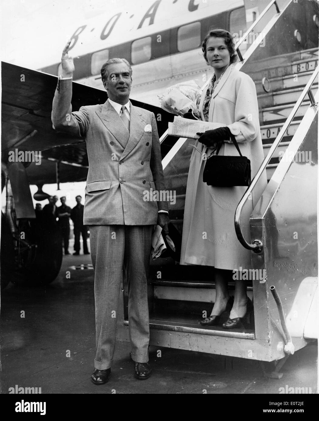 Il primo ministro Anthony Eden e Clarissa all aeroporto Foto Stock