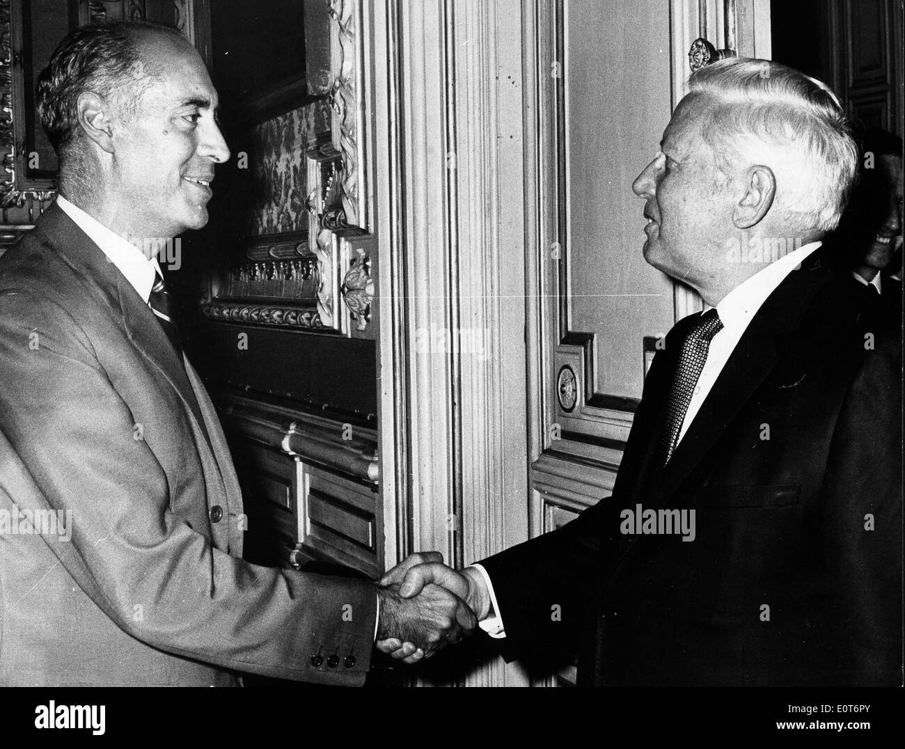 Gregorio Lopez-Bravo y Castro saluta David M. Kennedy Foto Stock