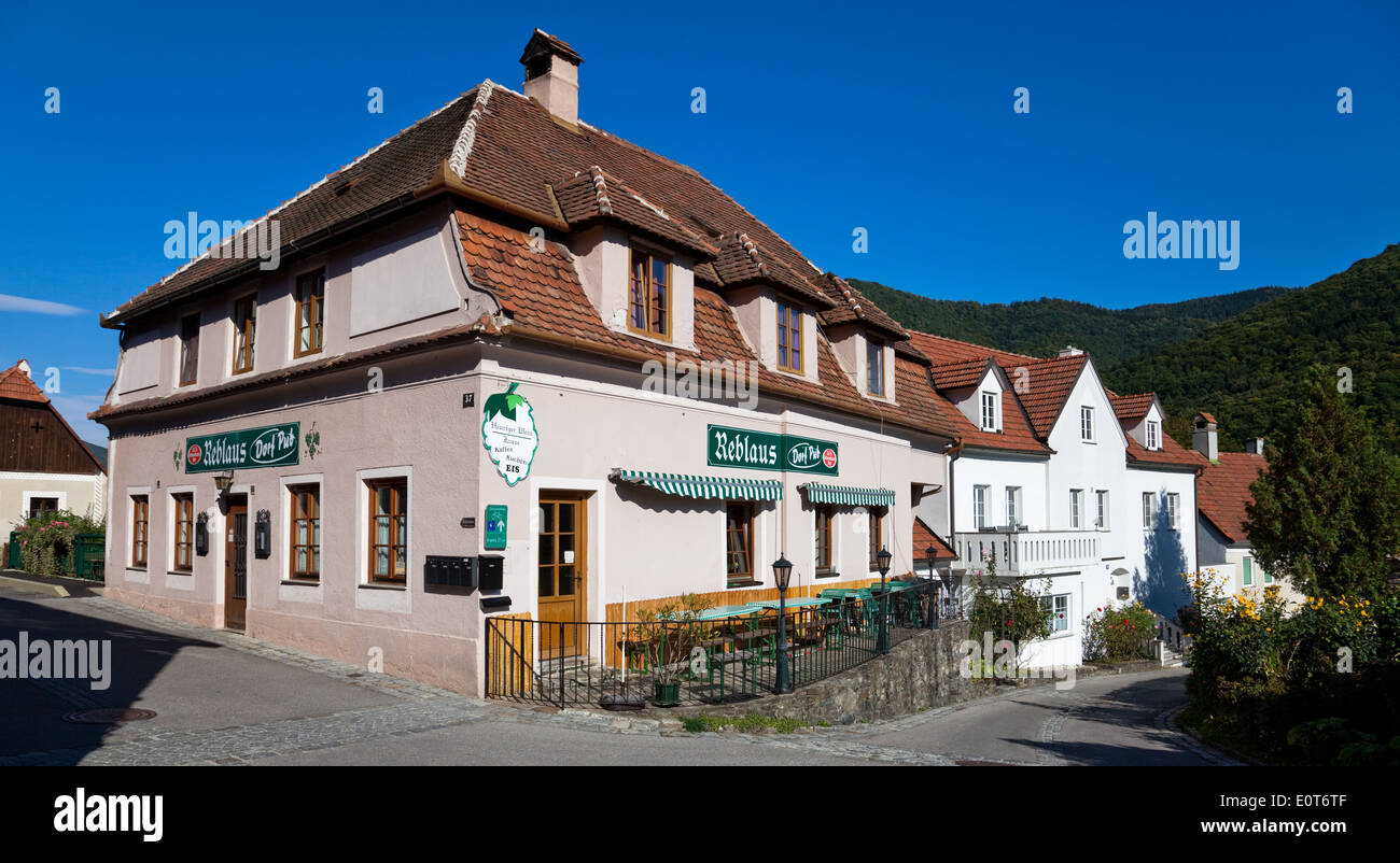 Heuriger in Schwallenbach, Wachau, Niederösterreich, Österreich - Taverna Schwallenbach, regione di Wachau, Austria Inferiore, Austria Foto Stock