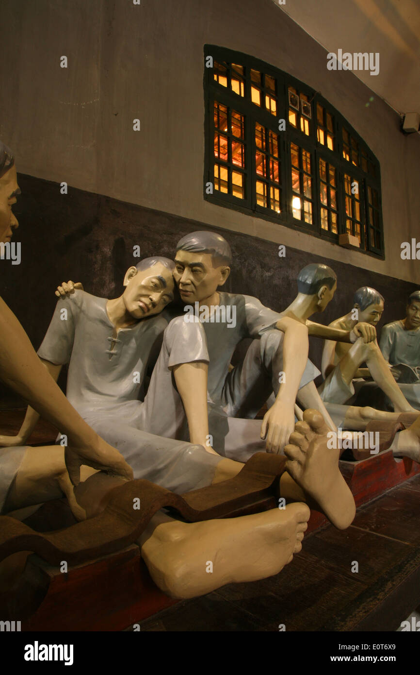 Ricreazione di crudele condizioni in Hoa Lo Prison Museum di Hanoi. Foto Stock