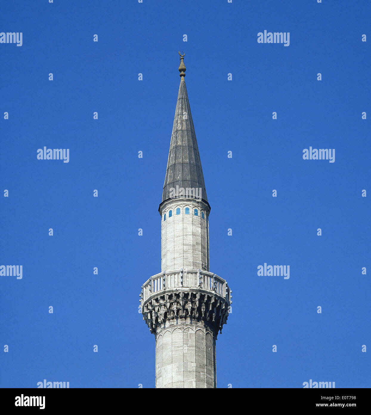 La Turchia. Istanbul. La Moschea di Suleymaniye. Stile ottomano. Architetto, Mimar Sinan. Il XVI secolo. Minarete. Dettaglio. Foto Stock