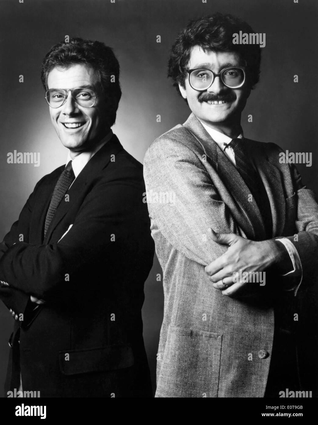 Jeffrey Lione e Michael Medved, American Film critica, Ritratto di pubblicità per i loro show televisivo, 'Sneak anteprime', 1986 Foto Stock