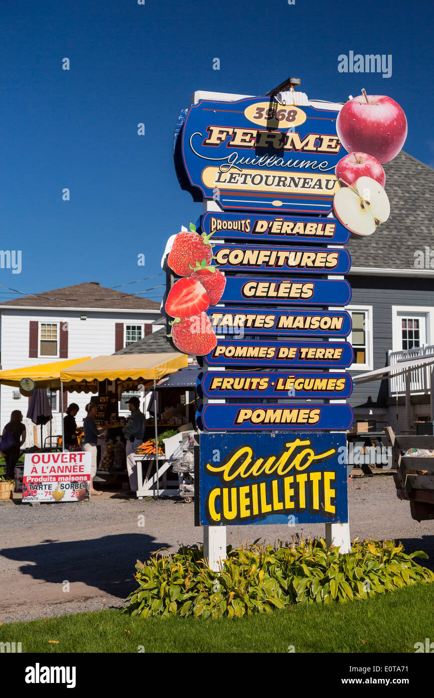Un mercato di fattoria segno sull isola di Ile d'Orleans, Quebec, Canada. Foto Stock