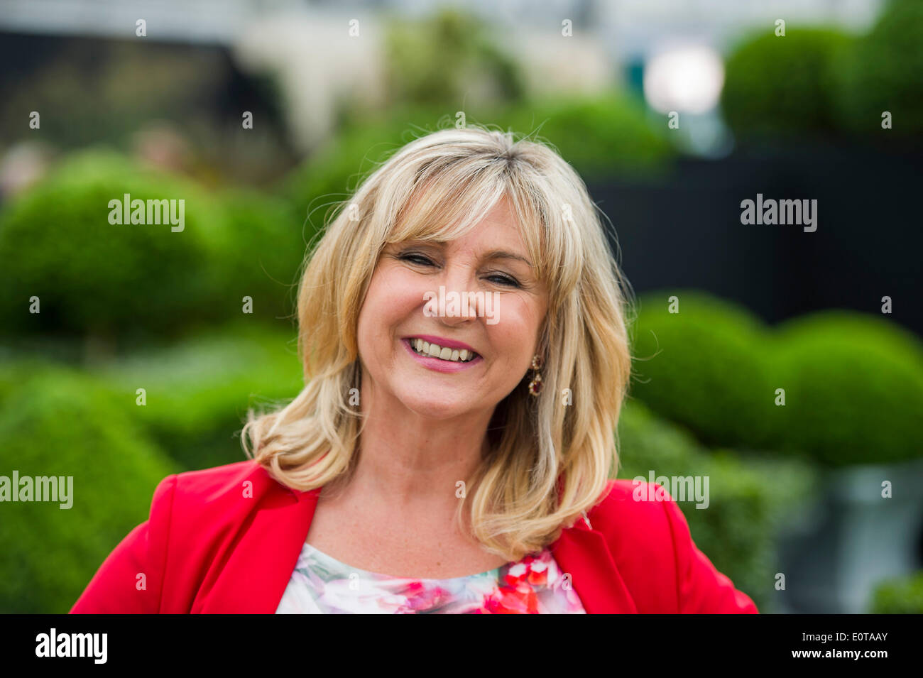 Lesley Garrett. Il Chelsea Flower Show 2014. Il Royal Hospital Chelsea, Londra, Regno Unito. 19 maggio 2014. Foto Stock