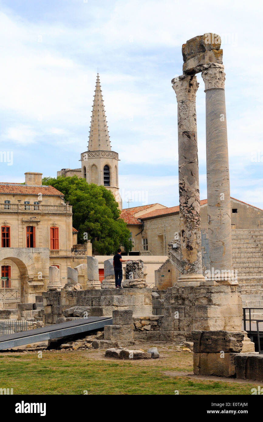 La famosa le antiche rovine romane di Arles, Provenza Foto Stock