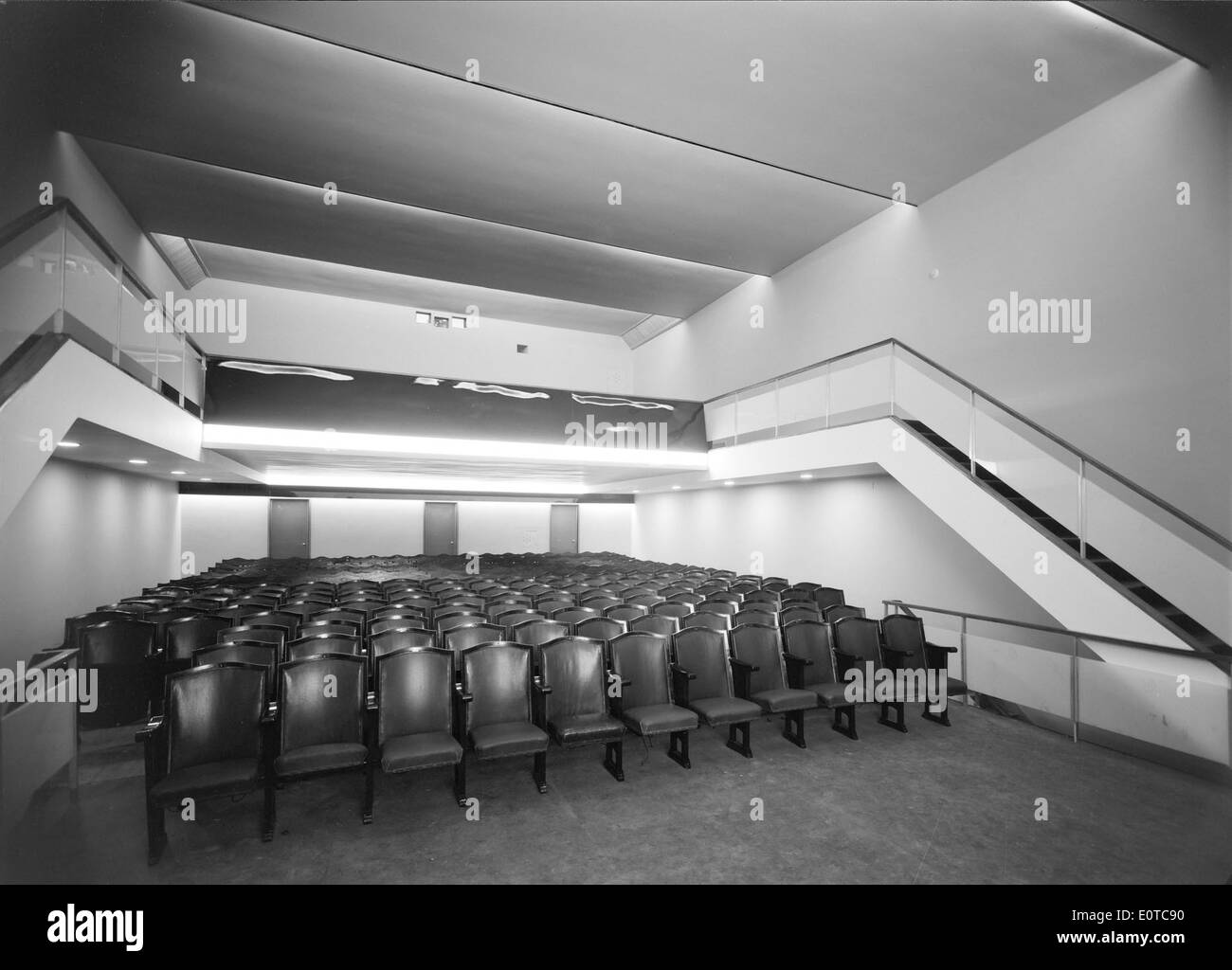 Il Campolide Cinema di Lisbona, in Portogallo, è uno storico teatro cinematografico conosciuto per le sue proiezioni classiche e il significato culturale nel panorama dell'intrattenimento di Lisbona. Foto Stock