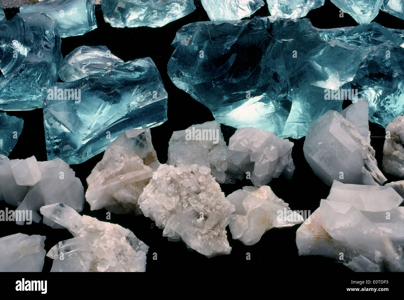 Arkansas è rinomata per i suoi cristalli di quarzo, compreso il traslucido di colore biancastro-per-trasparente di biossido di silicio esemplari in questo close-up foto. Foto Stock