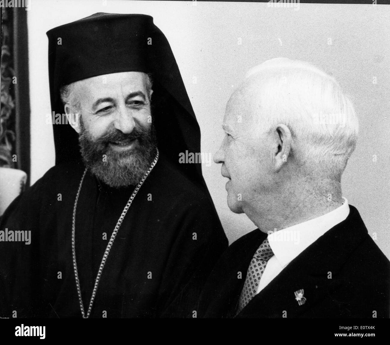 L Arcivescovo Makarios III visite Heinrich Lubke Foto Stock