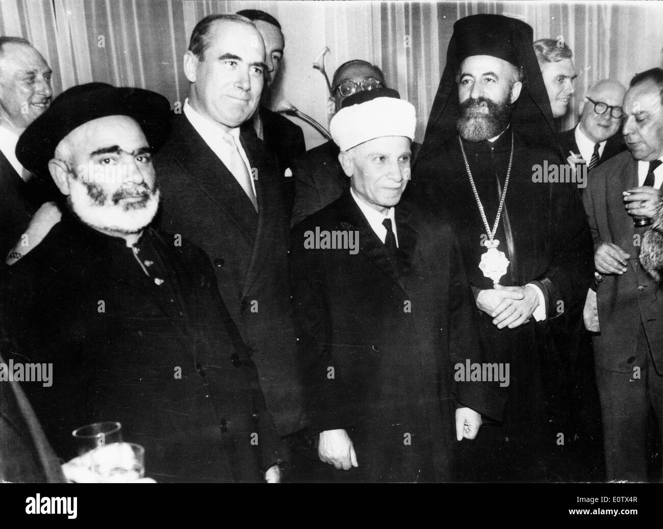 L Arcivescovo Makarios III e Hugh piedi frequentare la reception Foto Stock