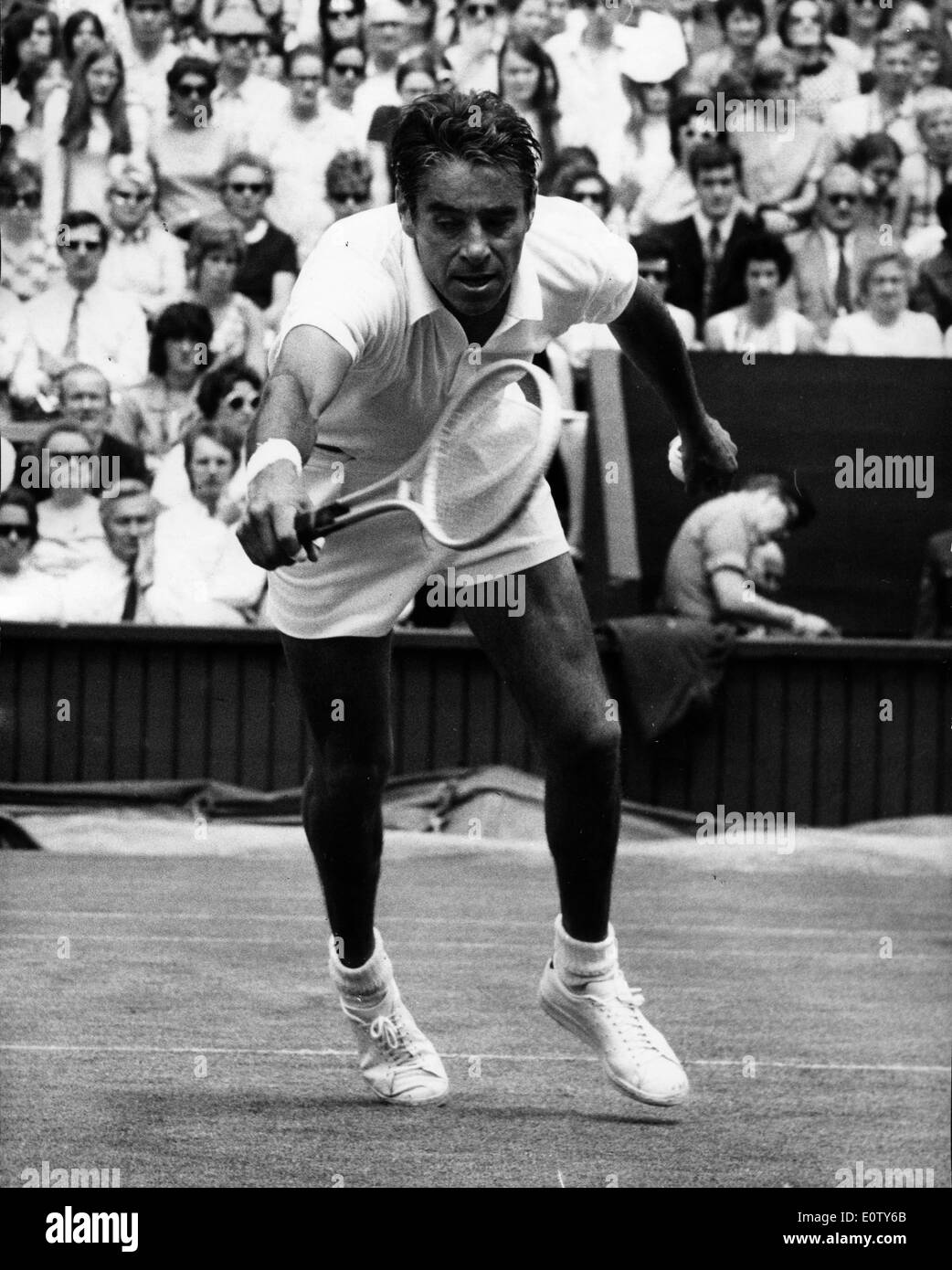 Giocatore di Tennis Pancho Gonzales durante una partita Foto Stock