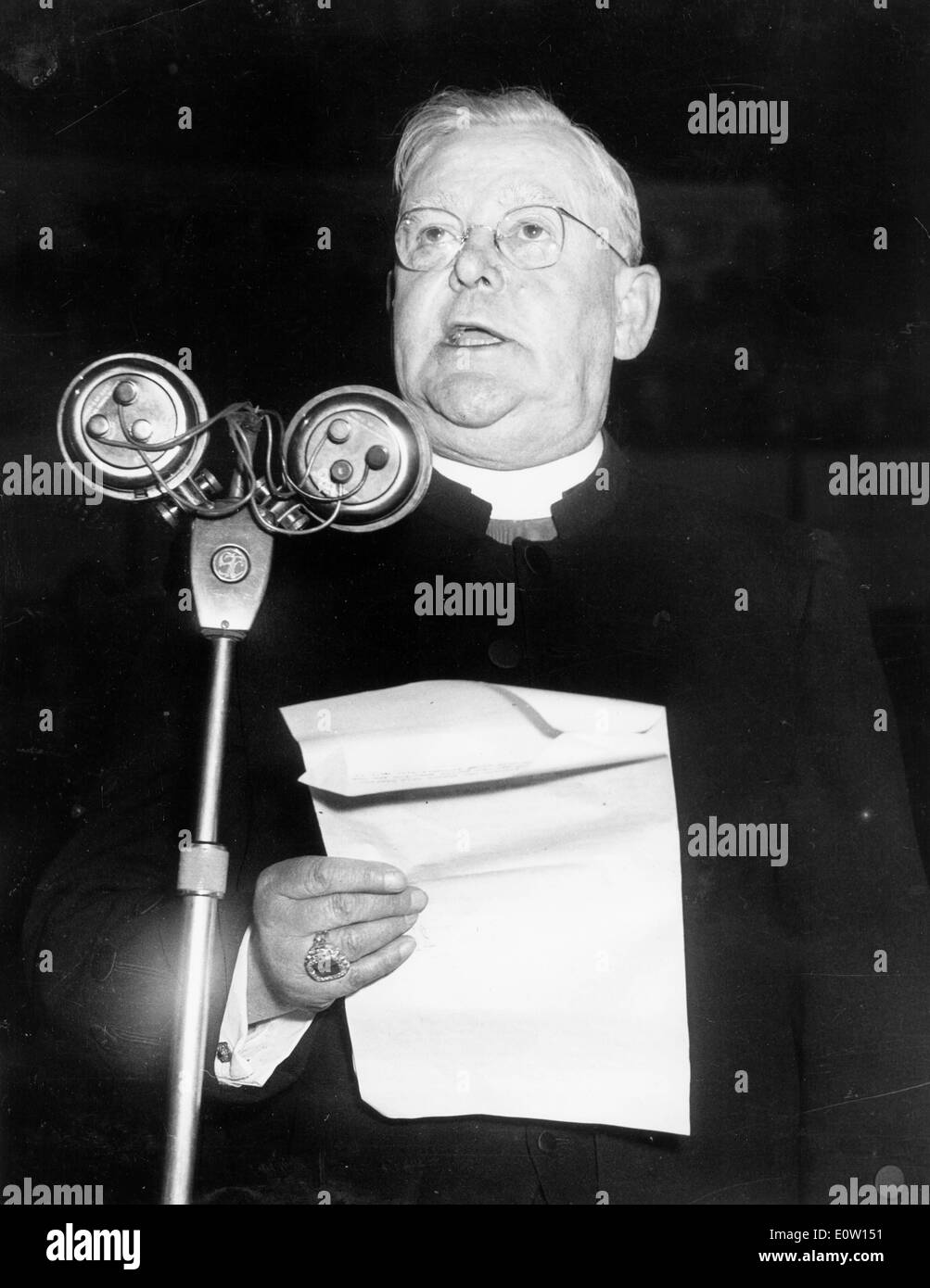 Il Cardinale William Godfrey parlando durante la massa Foto Stock