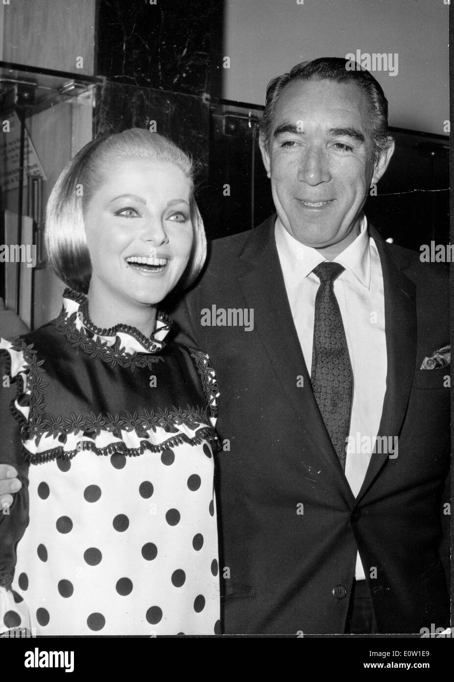 Gli attori Virna Lisi e Anthony Quinn premiere del film Foto Stock