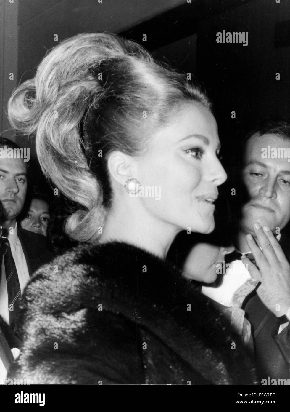 L'attrice Virna Lisi visita il teatro Foto Stock