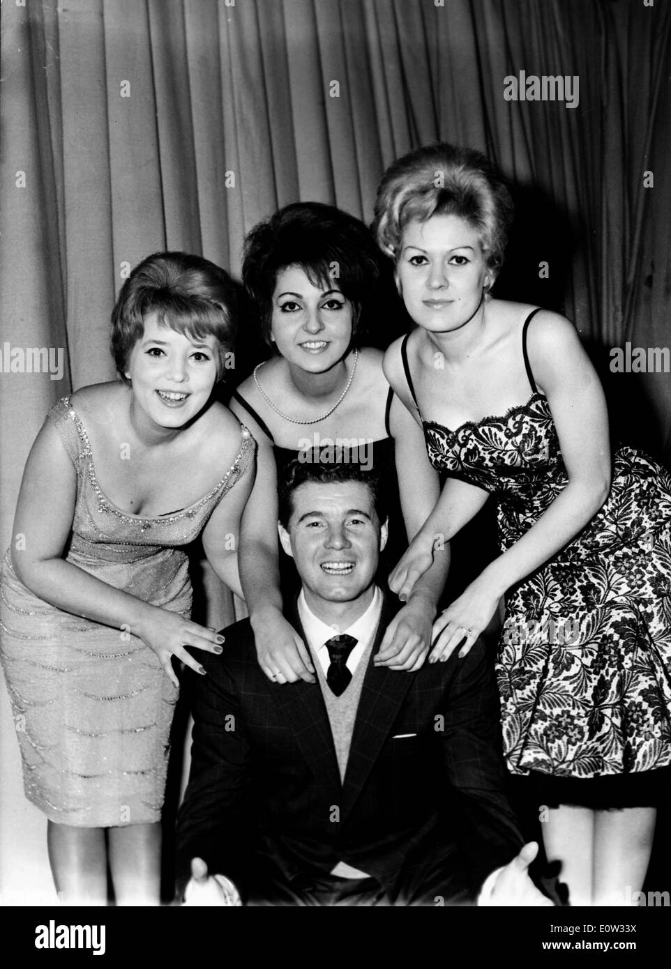 Festival di Sanremo cantanti frequentare il bel canto evento in Parigi Foto Stock