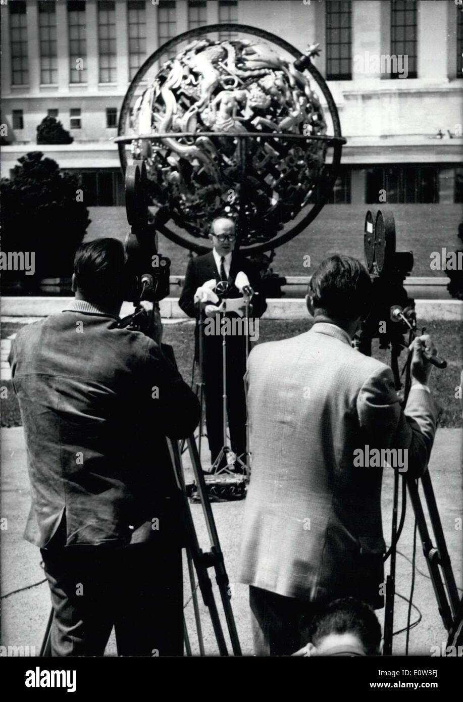 18 maggio 1961 - Il Segretario di detto Dean Rusk ha tenuto una conferenza stampa a Ginevra mentre presso l Ufficio delle Nazioni Unite per la Conferenza Internazionale sulla soluzione della questione laotiana. Foto Stock