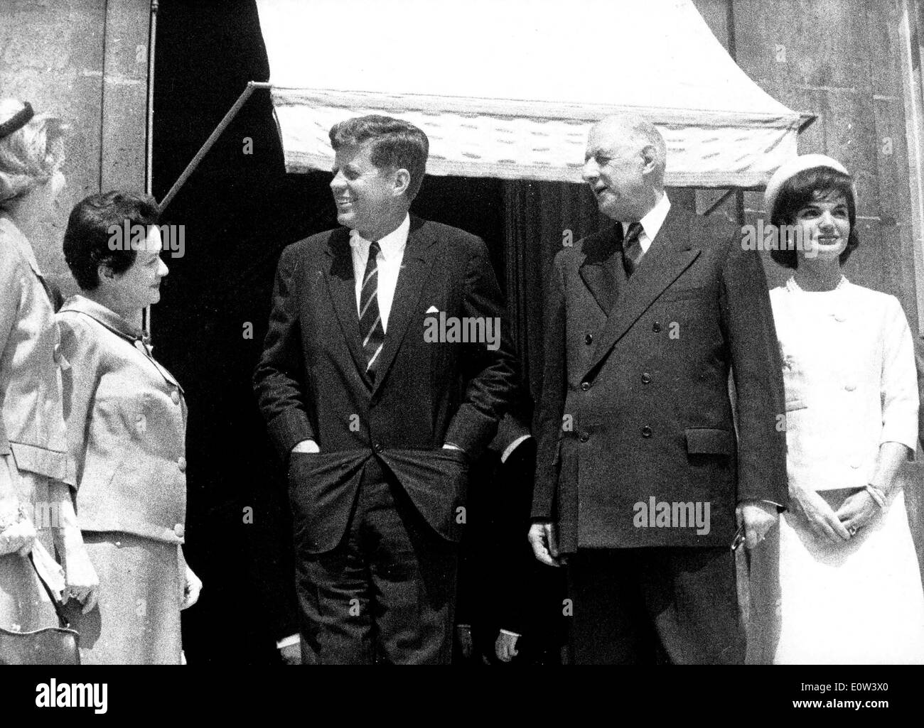 Il presidente Kennedy e Jackie visita Charles de Gaulle Foto Stock