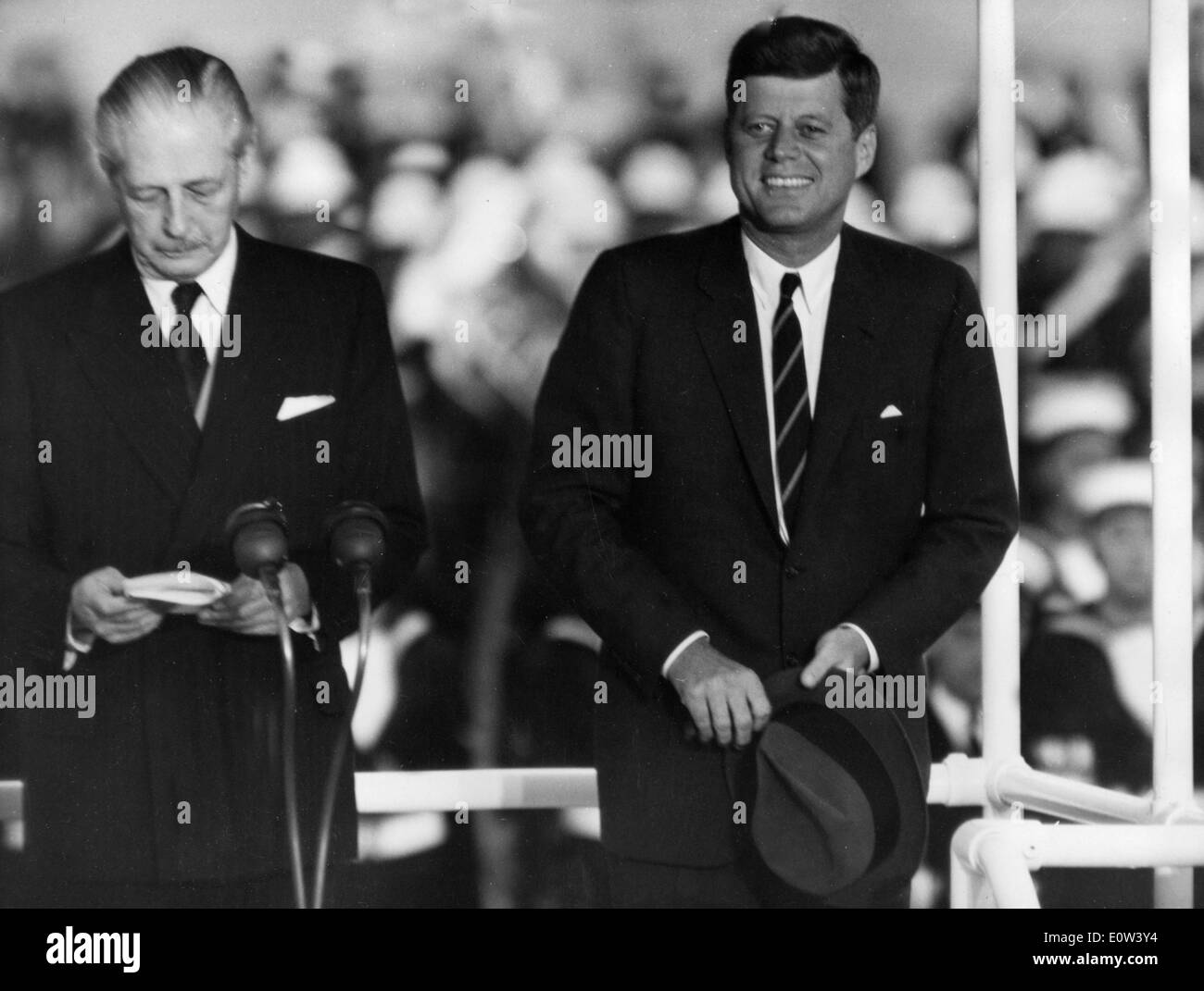 Harold Macmillan accoglie il Presidente John F. Kennedy Foto Stock