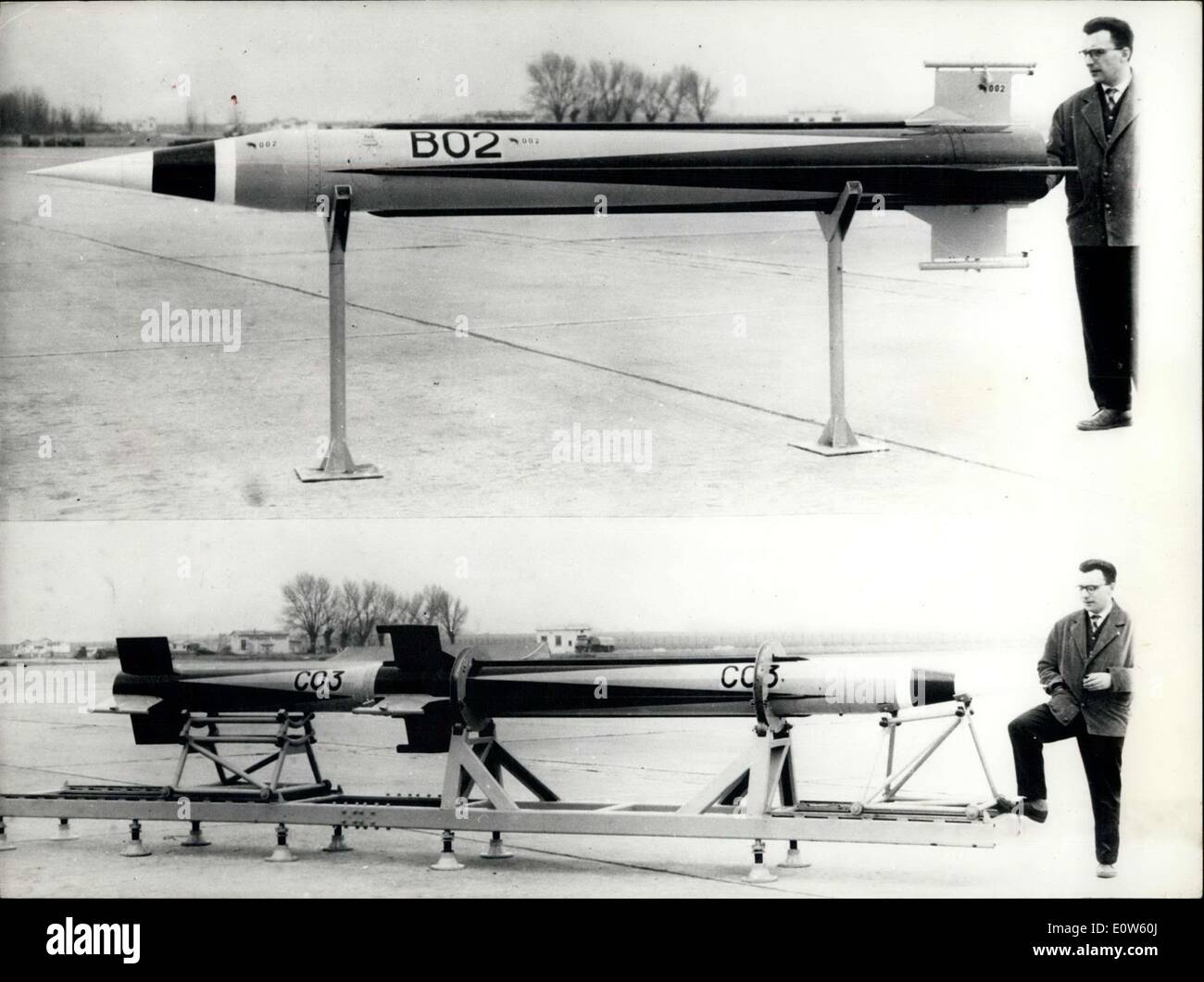 Lug. 17, 1961 - Il nuovo Rockens francese: Belier e Dragon la nuova nata scandagli missili essendo sviluppato da aerei francesi corporation ''Sud Aviation'' sono state expirimented in Colomb-bechar. Mostra fotografica di alta è il nuovo razzo ''Belier'' e bassa è ''drago' Foto Stock