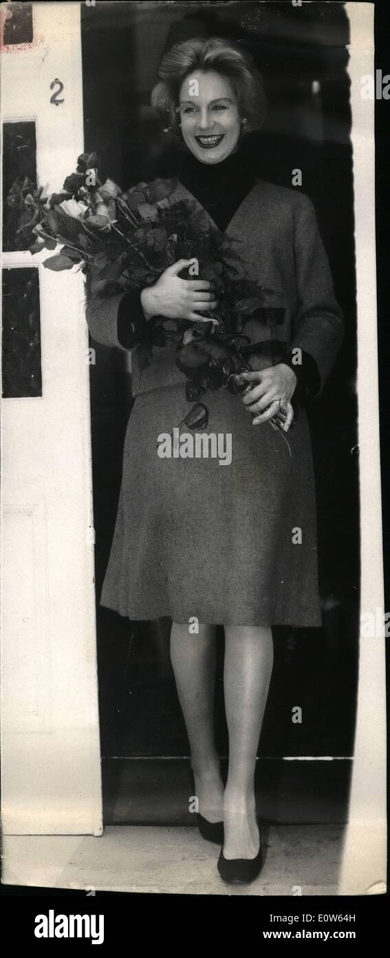 Sett. 15, 1961 - 15-9-61 Maria Ure lascia la casa di cura Ã¢â'¬â€oe Maria Ure attrice moglie del drammaturgo John Osborne questa mattina Foto Stock