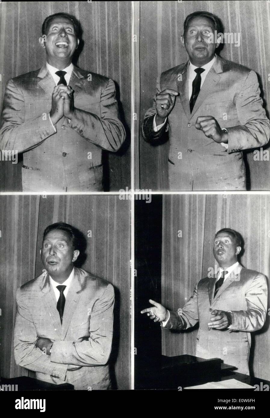 Ottobre 03, 1961 - domani sera la famosa cantante Charles Trenet farà il suo ritorno a Parigi Teatro de L'Etoile. Qui ci sono Foto Stock