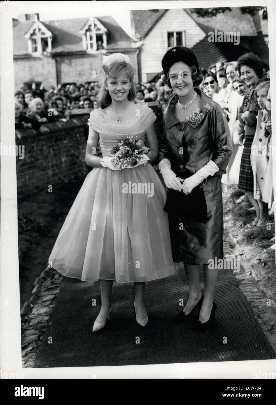 Il 14 ottobre 1961 - Giulietta mulini sposa attore: Giulietta mulini, 19, questo pomeriggio ha sposato l'attore americano Russell Alquist, 25, presso San Foto Stock