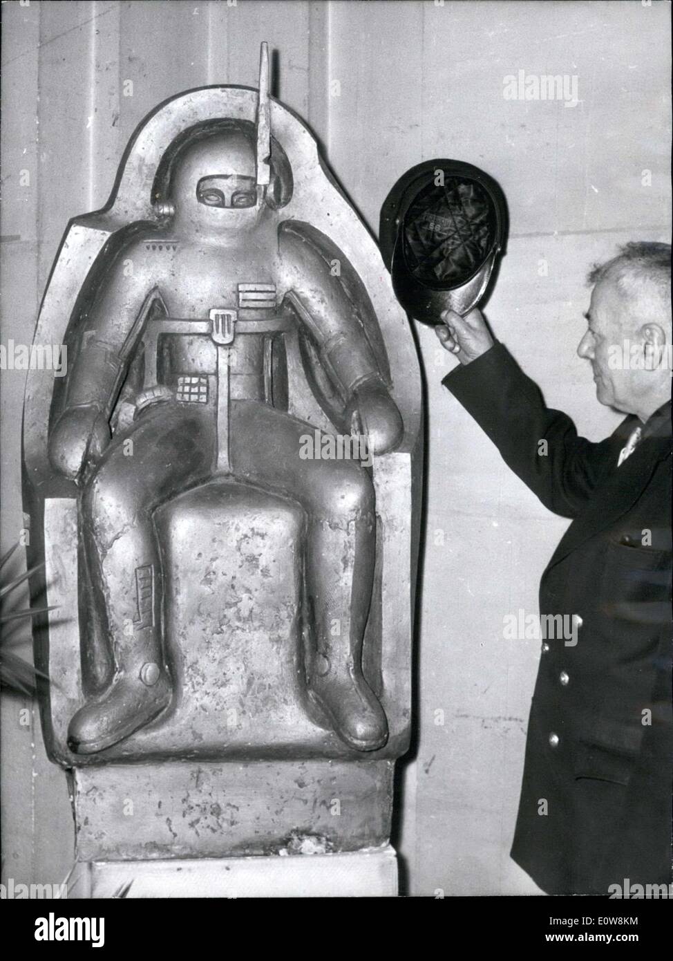 Gen 19, 1962 - Astronaut scultura di volti a Galliera Museum Foto Stock