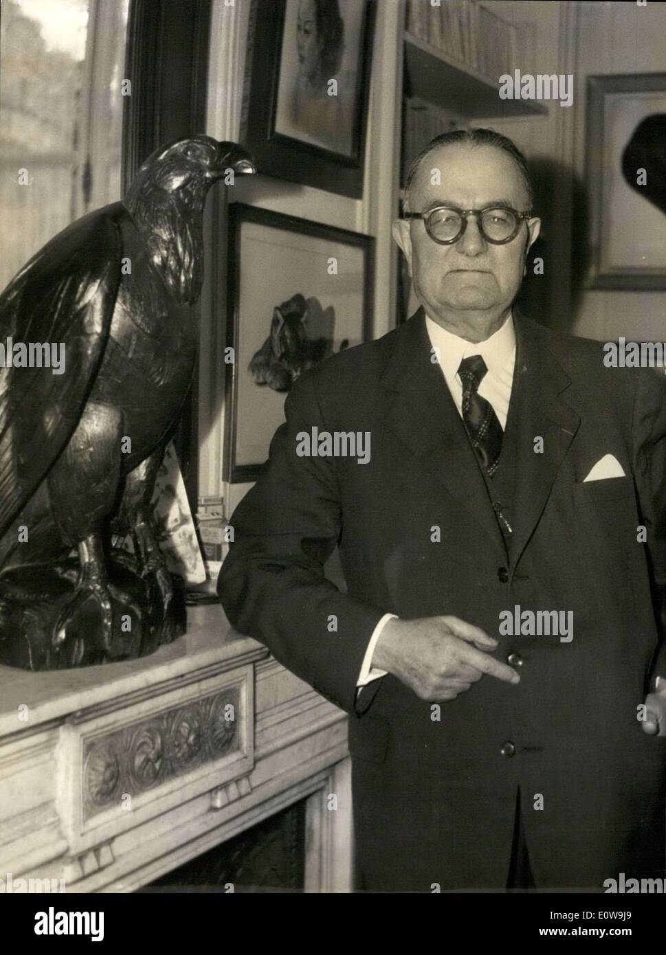 Febbraio 14, 1962 - Il Professor Georges Marchal è stato eletto alla Francia di Accademia Nazionale di Medicina. Egli è stato fotografato a casa sua. Foto Stock