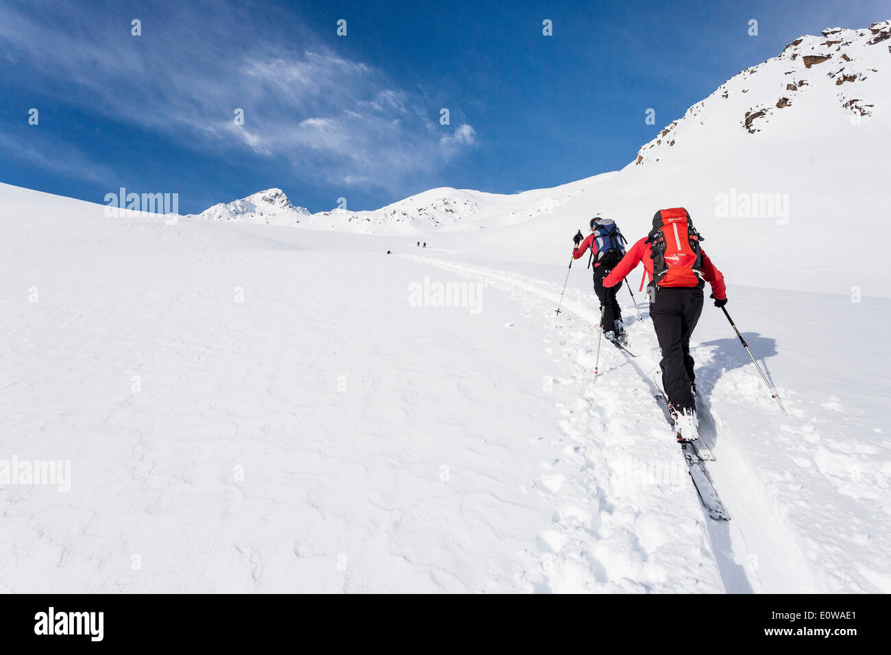 Sci alpinismo tourer Stotz mountain, passando Val Lagaun, nei pressi di Maso Corto in Val Senales, Saldurspitze sulla montagna Foto Stock