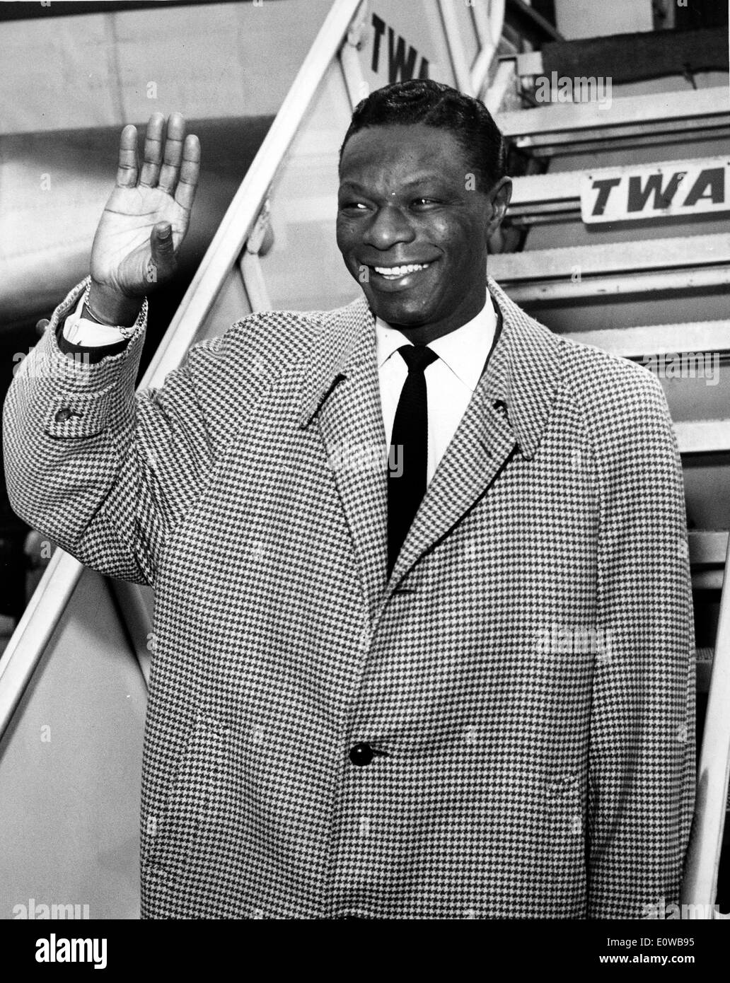 Musicista Nat King Cole che arrivano a Londra Foto Stock
