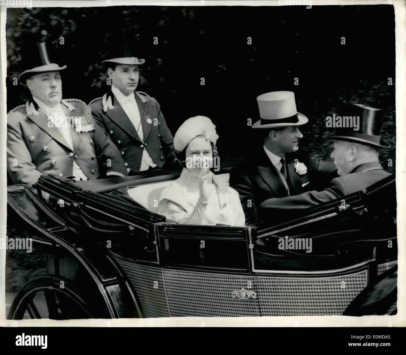 Giugno 06, 1962 - ROYAL ASCOT. La foto mostra: della Regina e del Duca di Edimburgo arrivano nel loro pullman per partecipare all'apertura dei quattro giorni di Royal Ascot gara incontro di oggi. Foto Stock