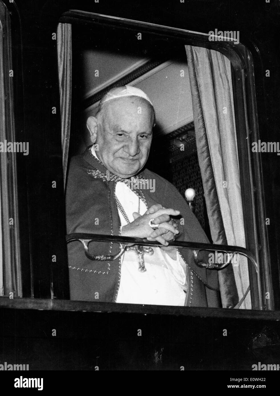 Papa Giovanni XXIII nel suo pellegrinaggio in giro per l'Italia Foto Stock